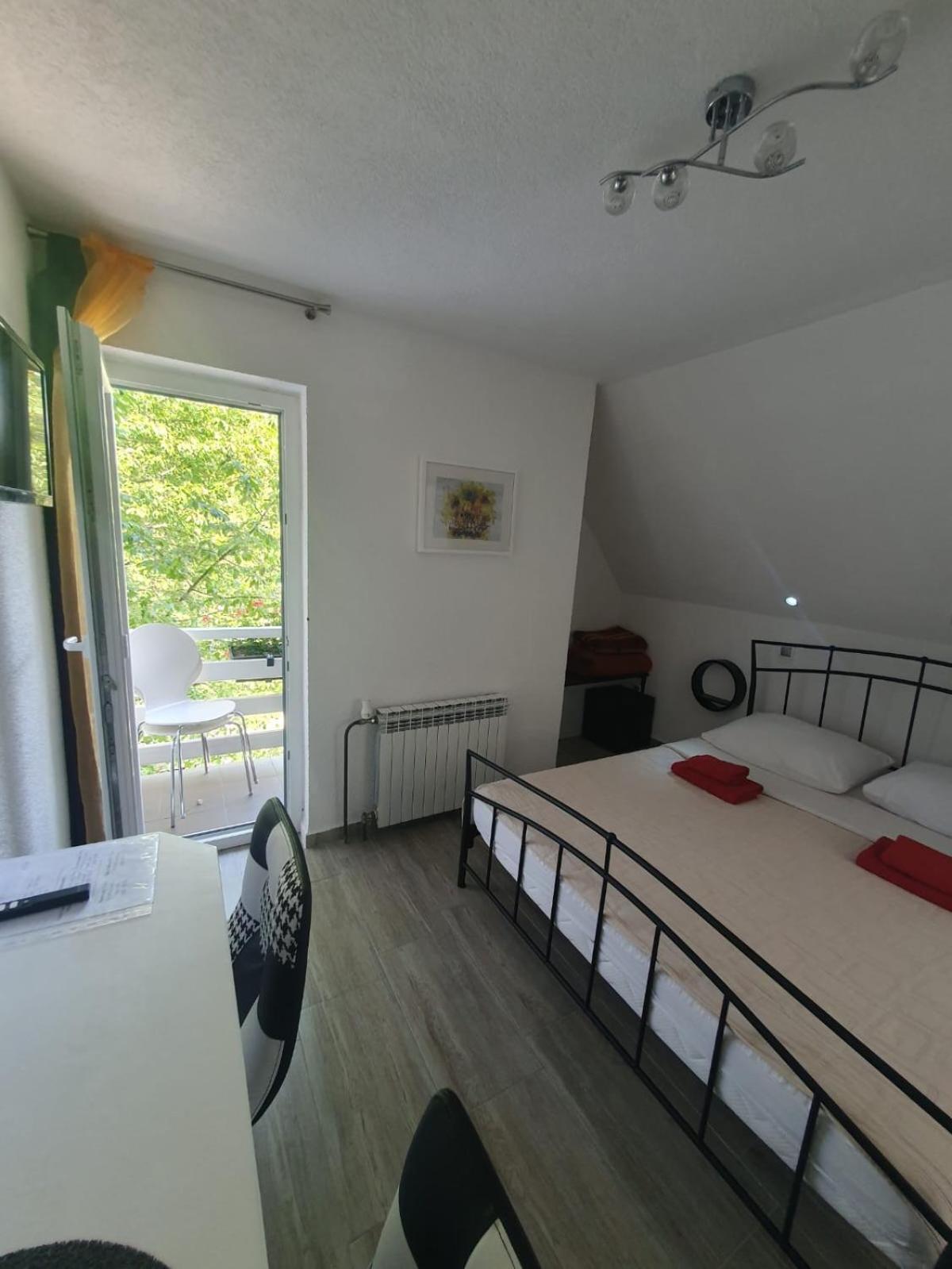 Guesthouse Nikola Plitvička Jezera Esterno foto