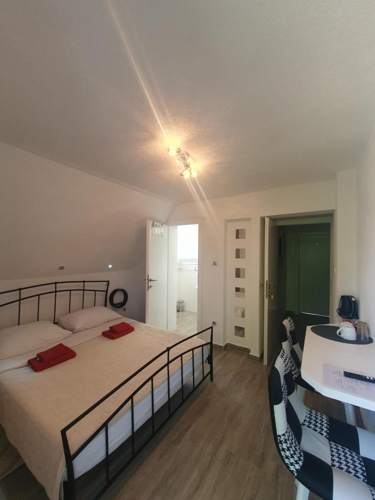 Guesthouse Nikola Plitvička Jezera Esterno foto