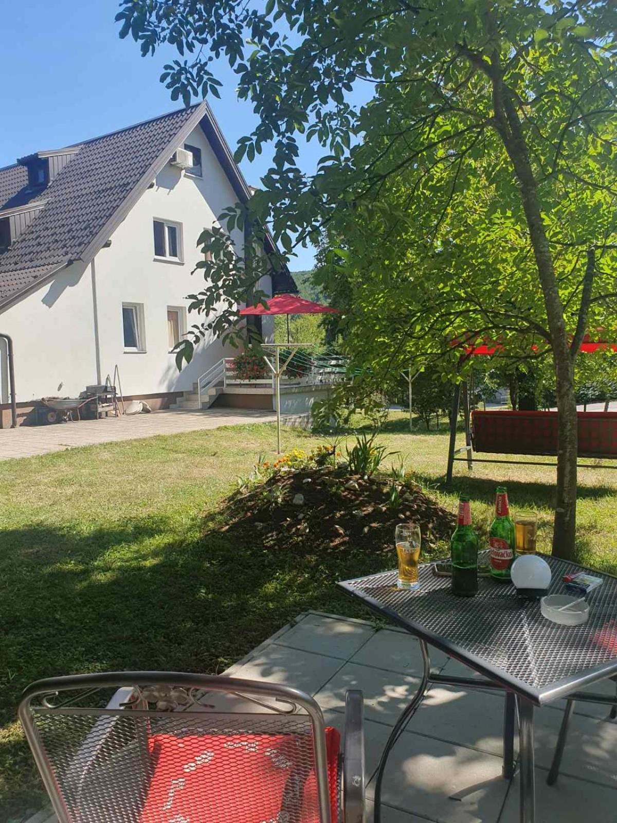Guesthouse Nikola Plitvička Jezera Esterno foto
