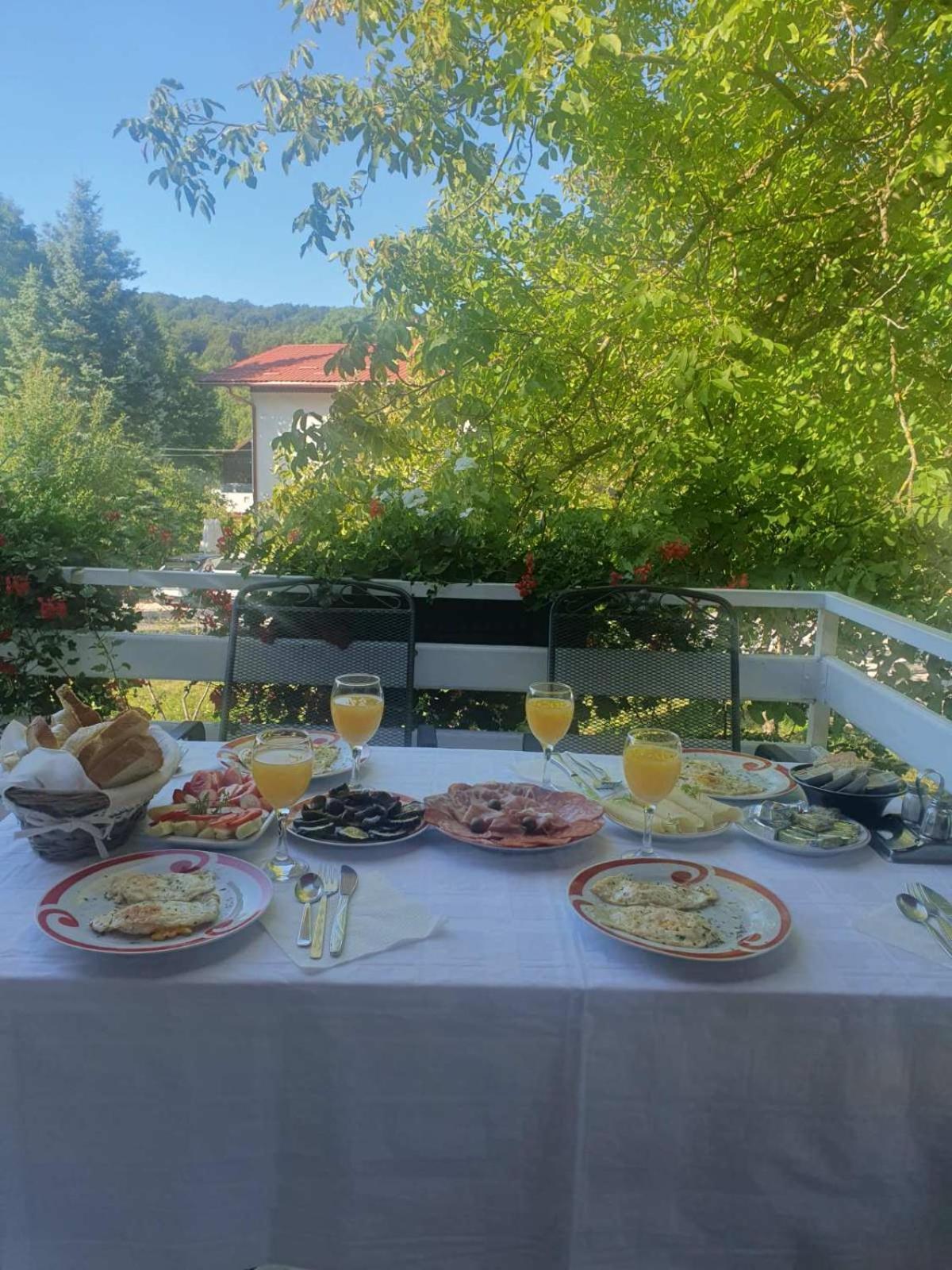 Guesthouse Nikola Plitvička Jezera Esterno foto